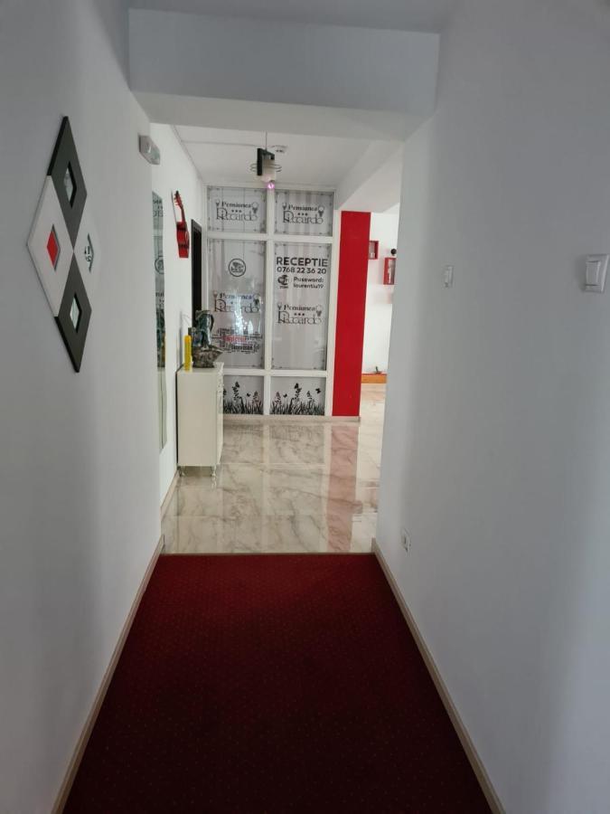 Pensiunea Riccardo Braşov Esterno foto